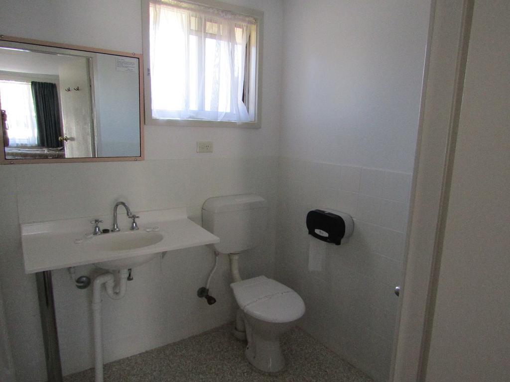 Hanging Rock Family Motel Batemans Bay Kültér fotó